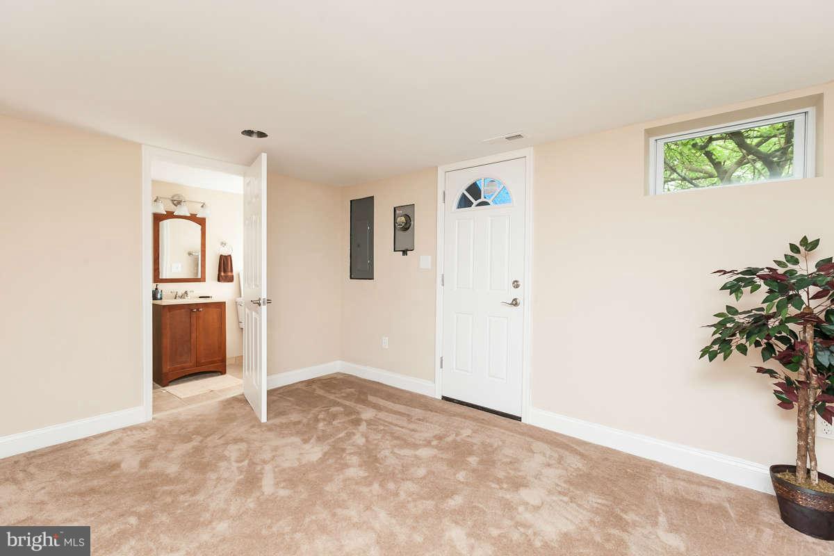 1554 Stonewood Road Baltimore, MD 21239 - Photo 25 of 30 Basement with bath