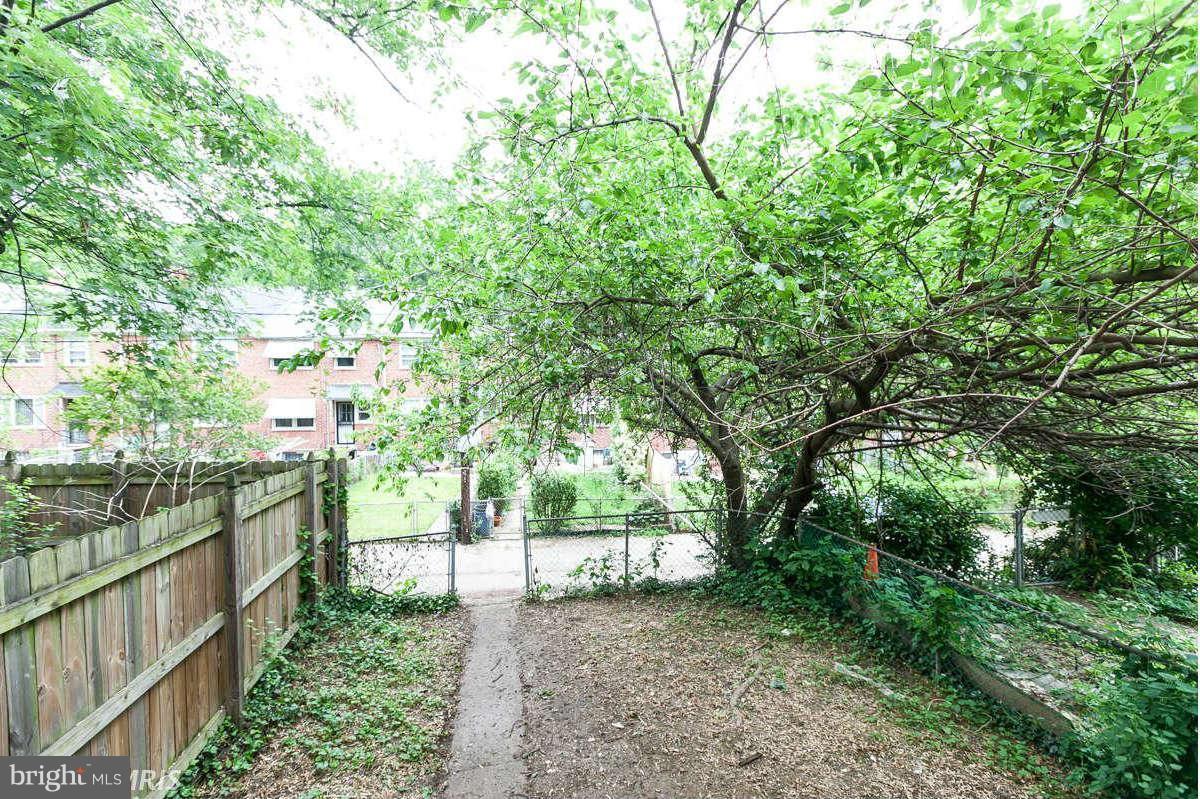 1554 Stonewood Road Baltimore, MD 21239 - Photo 29 of 30 Back Yard with Gate