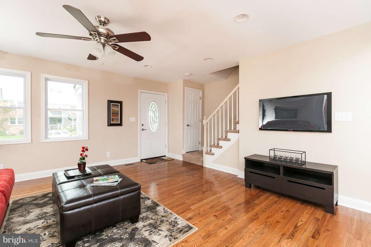 1554 Stonewood Road Baltimore, MD 21239 - Photo 5 of 30 Living Room with lots of natural light