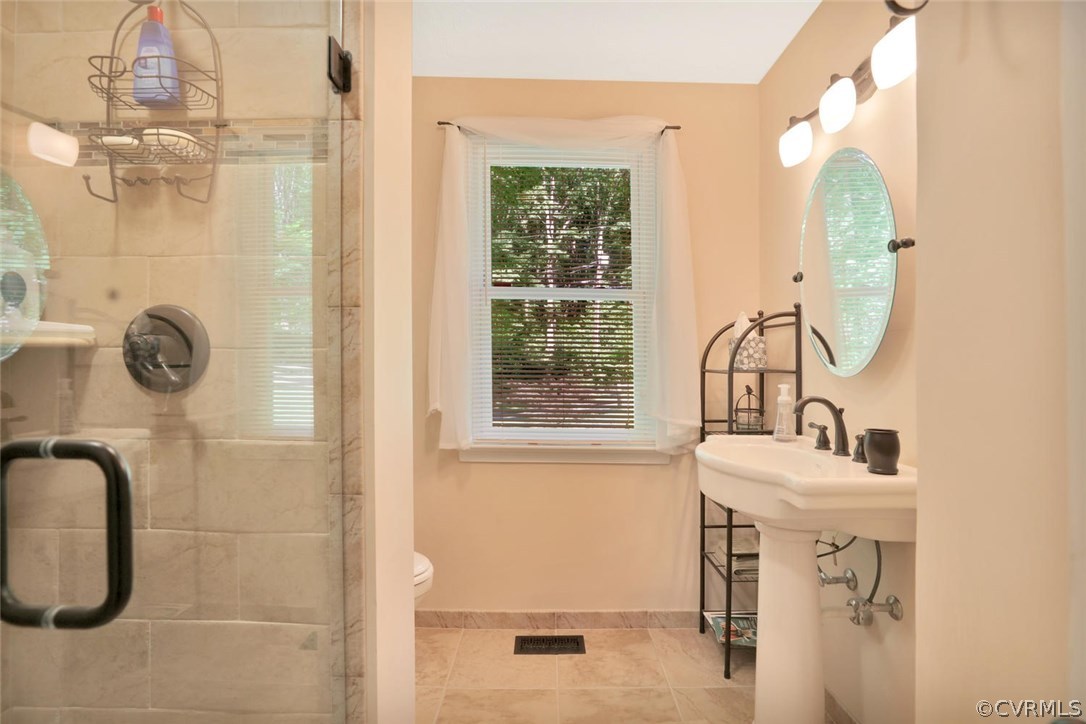 12912 South Chester Road Chester, VA 23831 - Photo 16 of 37