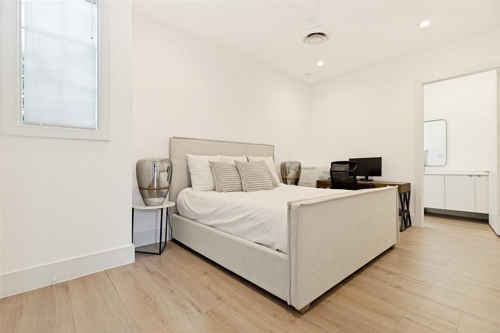 5718 Goodwin Avenue Dallas, TX 75206 - Photo 21 of 24 Guest House Bedroom