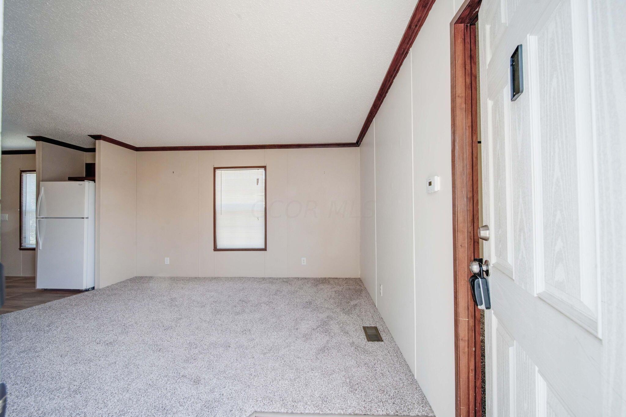 755 Stelzer Road, Unit 18 Columbus, OH 43219 - Photo 4 of 27 7-web-or-mls-DSC00813_4_5