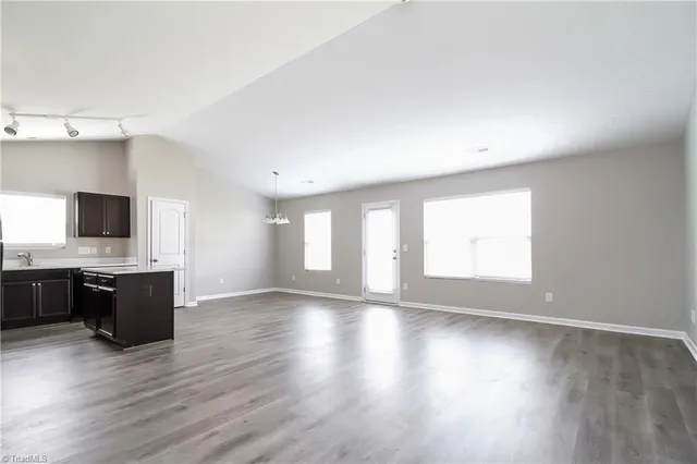 $1,810 | 173 Konnoak Village Circle, Winston-Salem, NC 27127