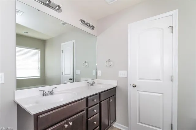 $1,810 | 173 Konnoak Village Circle, Winston-Salem, NC 27127