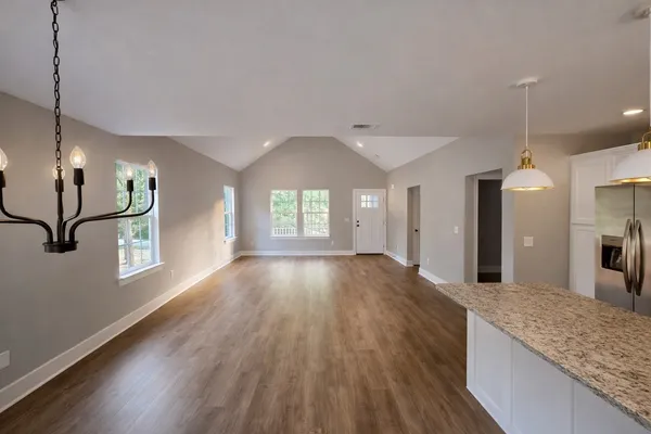 $359,900 | 4619 Chapel Hill Road, Southside, TN 37171
