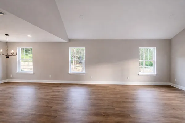 $359,900 | 4619 Chapel Hill Road, Southside, TN 37171