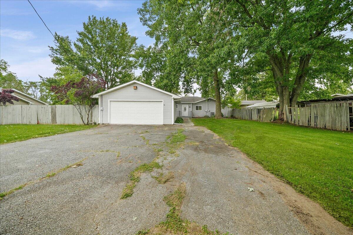 26 South Fish Lake Road Valparaiso, IN 46385 - Photo 5 of 19 1200x800
