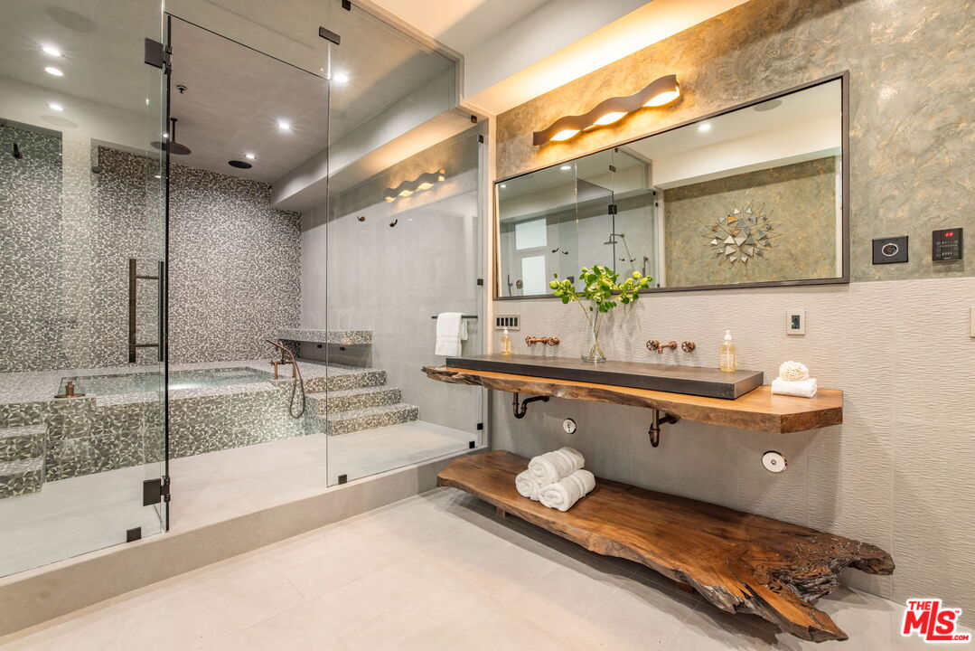1116 Chantilly Road Los Angeles, CA 90077 - Photo 17 of 46 Gallery Image 17