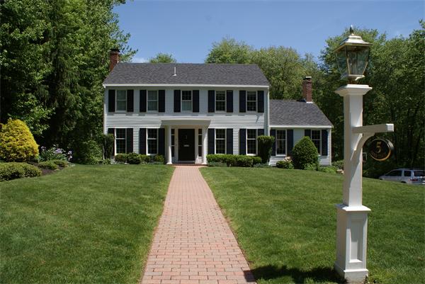 5 Stagecoach Road Hingham, MA 02043 - Photo 1 of 30 Gallery Image 1