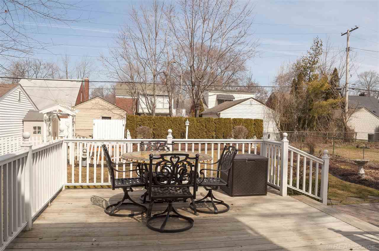 1652 Hawthorne Road Grosse Pointe Woods, MI 48236 - Photo 50 of 55