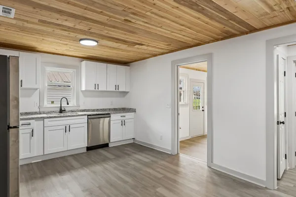 $1,400 | 416 3rd Street, Lawrenceburg, TN 38464