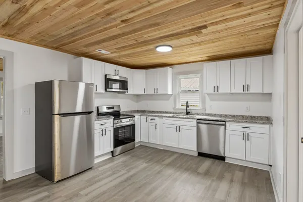 $1,400 | 416 3rd Street, Lawrenceburg, TN 38464