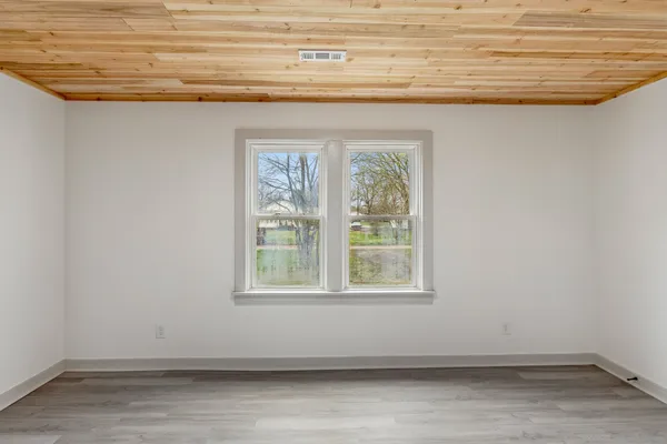 $1,400 | 416 3rd Street, Lawrenceburg, TN 38464