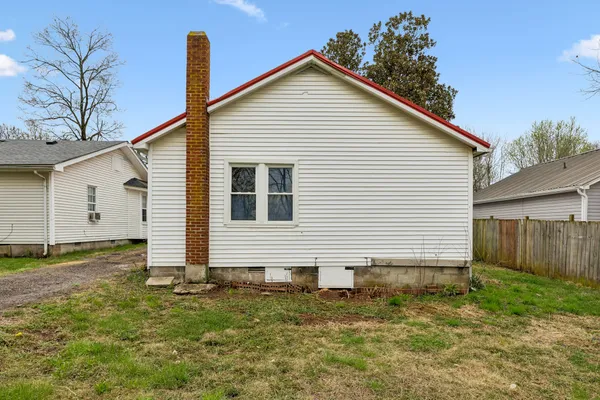$1,400 | 416 3rd Street, Lawrenceburg, TN 38464