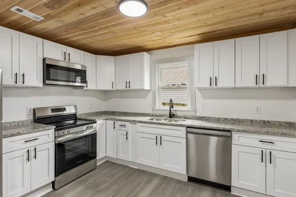 $1,400 | 416 3rd Street, Lawrenceburg, TN 38464