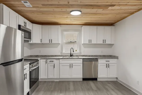 $1,400 | 416 3rd Street, Lawrenceburg, TN 38464