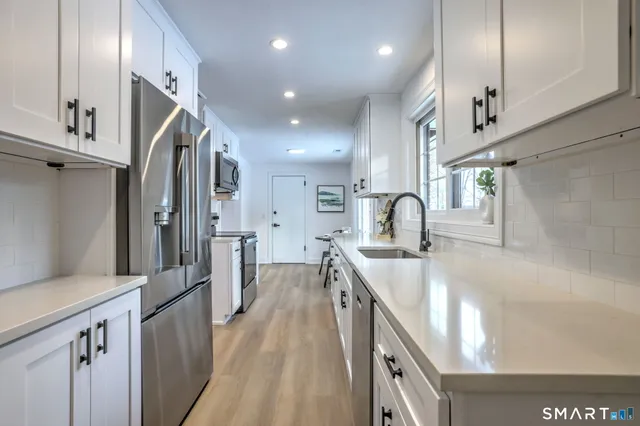 $529,900 | 53 Geer Street, Cromwell, CT 06416