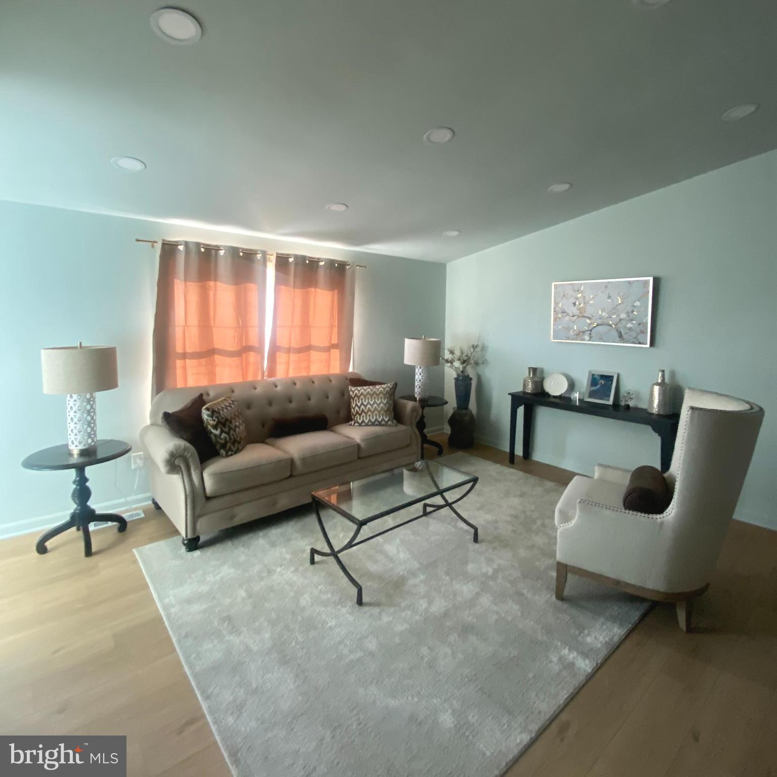 4426 Cub Run Road Chantilly, VA 20151 - Photo 2 of 20 a living room with furniture and a window