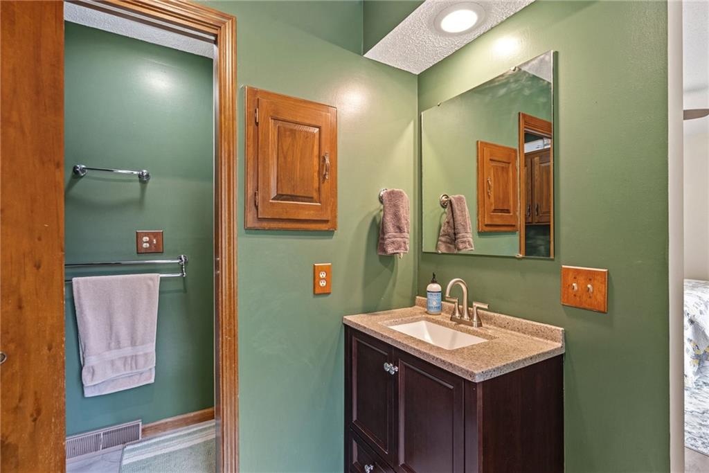 8921 Northeast Boten Road Lee's Summit, MO 64064 - Photo 21 of 50