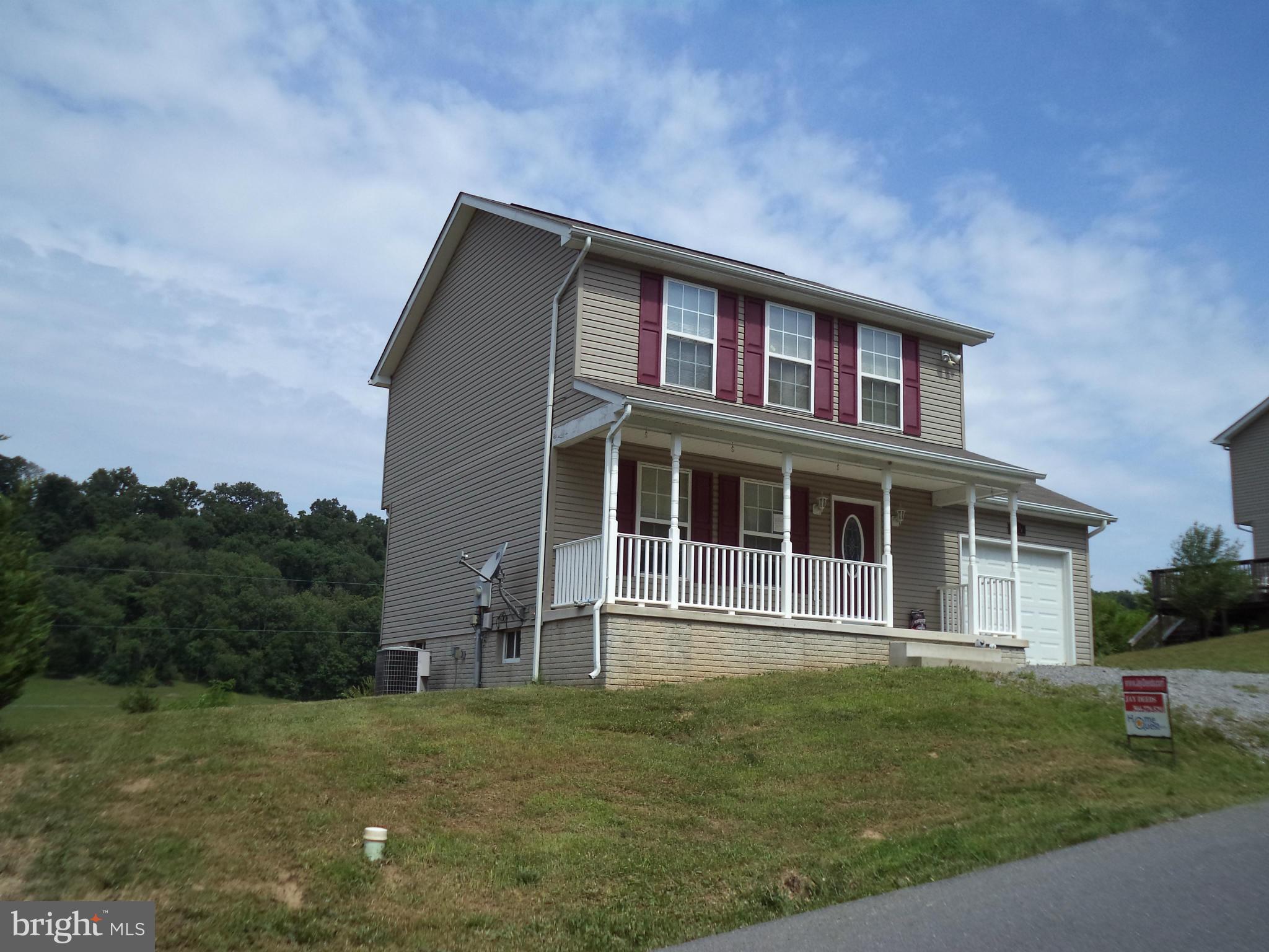 409 Whispering Wind Road Hancock, MD 21750 - Photo 4 of 22 Exterior (Front)