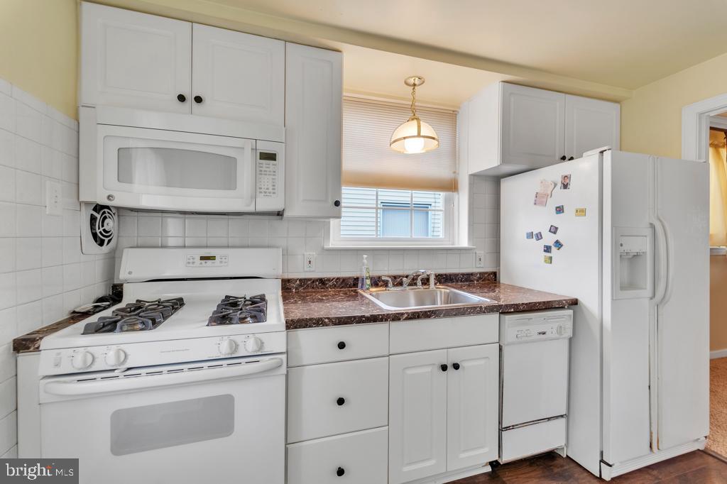 3104 Fordham Road Philadelphia, PA 19114 - Photo 7 of 31 Gallery Image 7