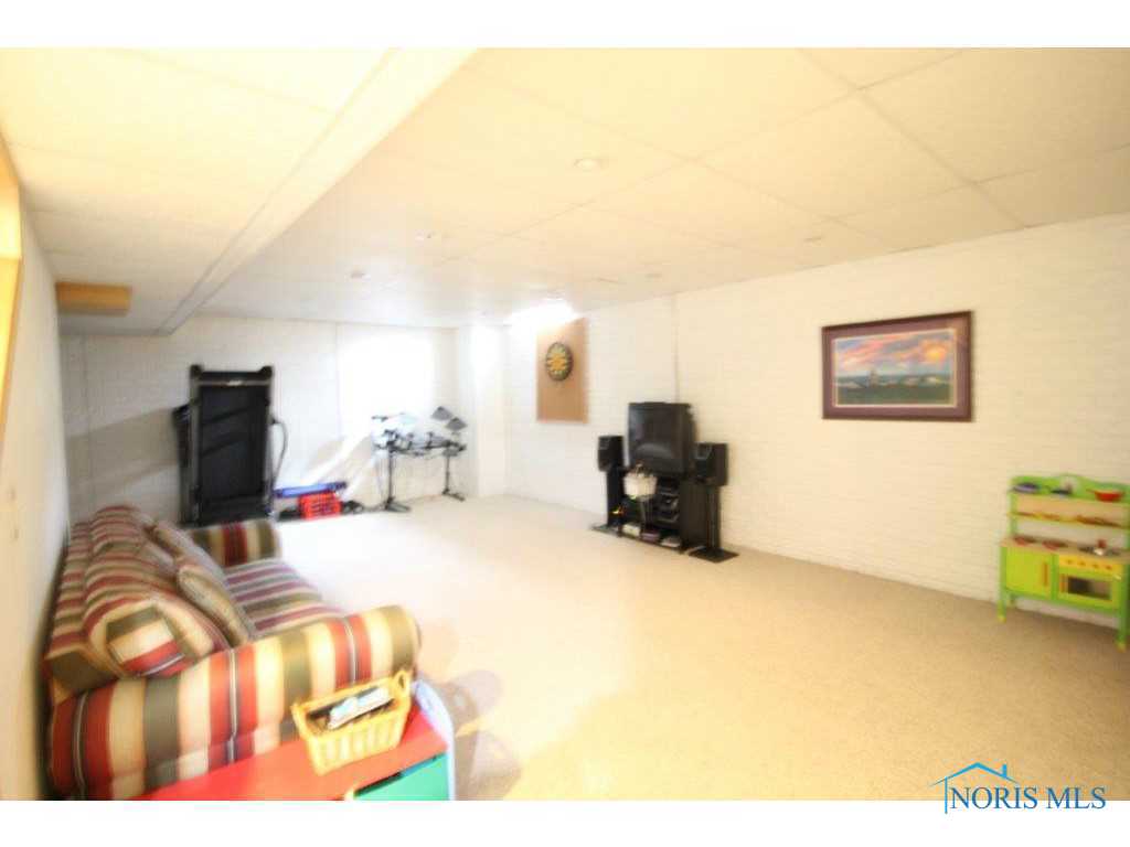 1811 Crossfields Road Perrysburg, OH 43551 - Photo 16 of 20 Gallery Image 16