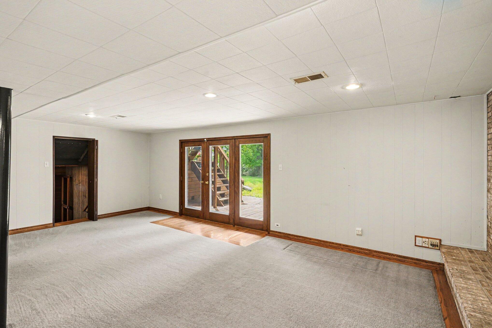 13650 Spencer Road Milford, MI 48380 - Photo 21 of 38 022_file_8592