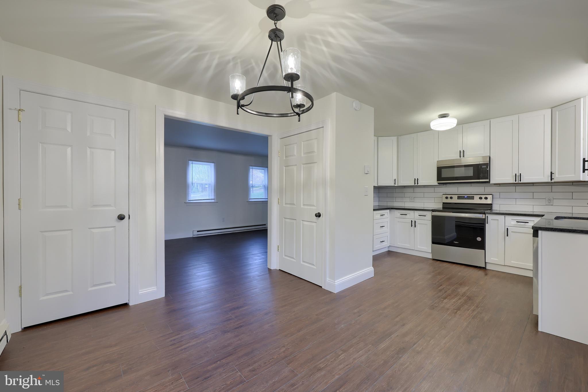 671 South Cedar Street Lititz, PA 17543 - Photo 9 of 35
