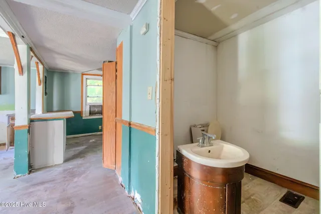 $49,900 | 409 South Bodenheimer Street, Burgaw, NC 28425