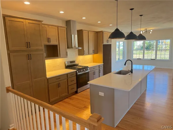 $549,926 | 8530 Angus Path, Cicero, NY 13039