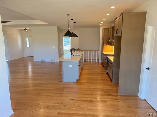 $549,926 | 8530 Angus Path, Cicero, NY 13039