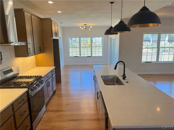 $549,926 | 8530 Angus Path, Cicero, NY 13039