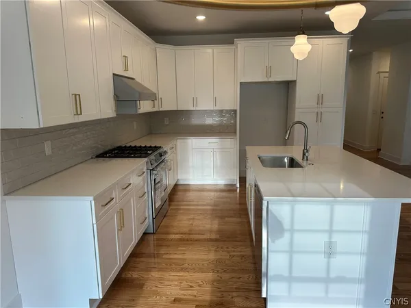 $549,926 | 8530 Angus Path, Cicero, NY 13039