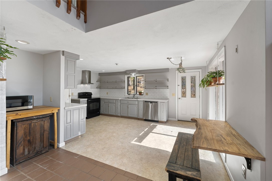 1110 Maple Valley Road Coventry, RI 02827 - Photo 11 of 48