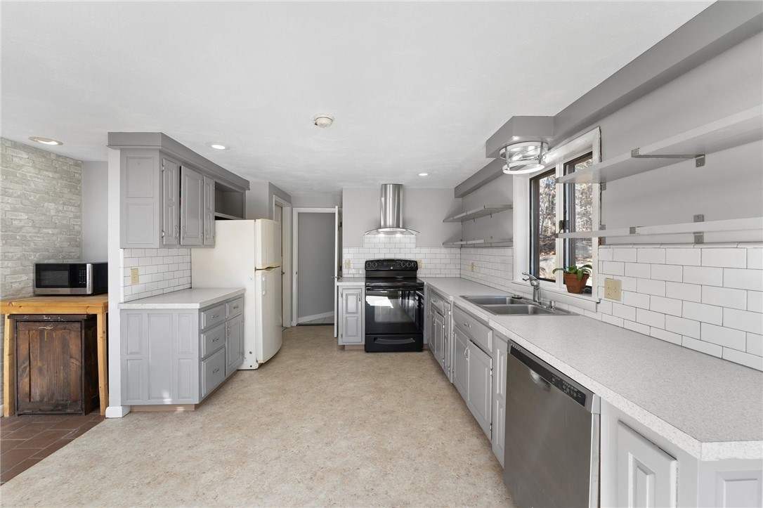 1110 Maple Valley Road Coventry, RI 02827 - Photo 17 of 48