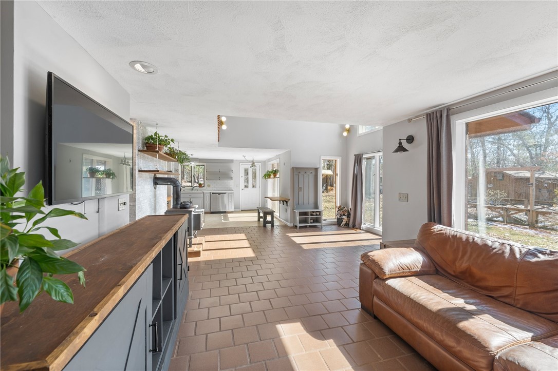 1110 Maple Valley Road Coventry, RI 02827 - Photo 21 of 48