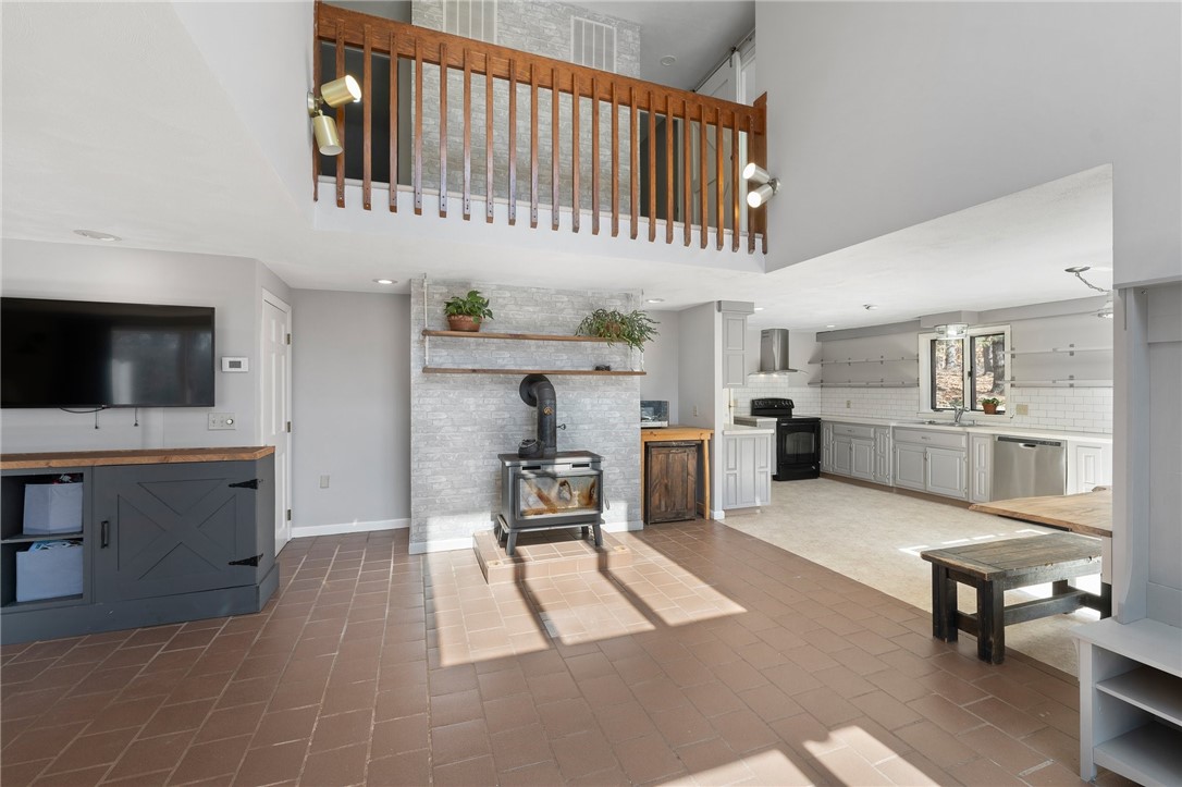 1110 Maple Valley Road Coventry, RI 02827 - Photo 9 of 48