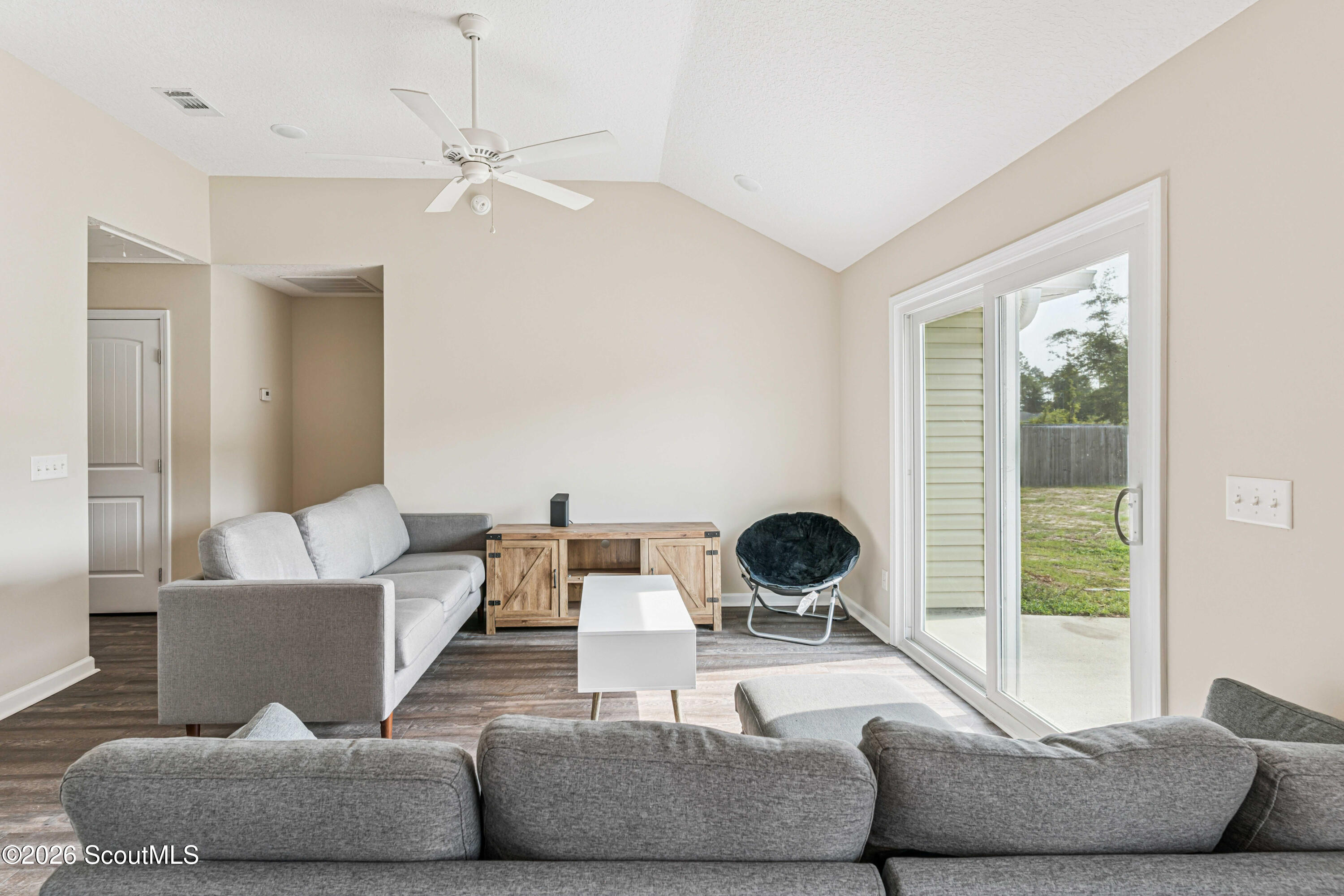 1074 Spring Grove Road Jesup, GA 31545 - Photo 10 of 27 DSC06363
