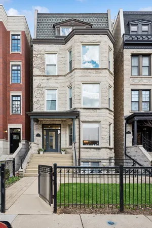 $735,000 | 3745 North Wilton Avenue, Unit 2, Chicago, IL 60613