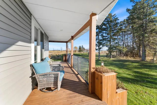 $574,000 | 28297 St Croix Road, Pine City, MN 55063