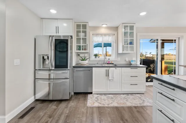 $574,000 | 28297 St Croix Road, Pine City, MN 55063