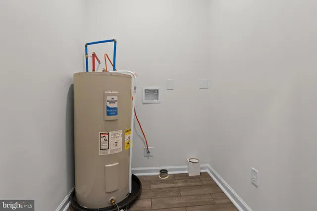 $2,300 | 819 11th Avenue, Unit A, Prospect Park, PA 19076