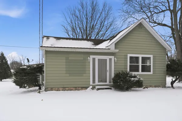 $210,000 | 11184 South 250 West Road, Silver Lake, IN 46982