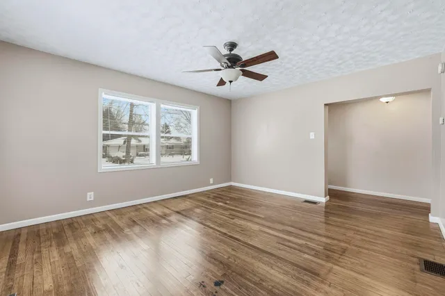 $215,000 | 11184 South 250 West Road, Silver Lake, IN 46982