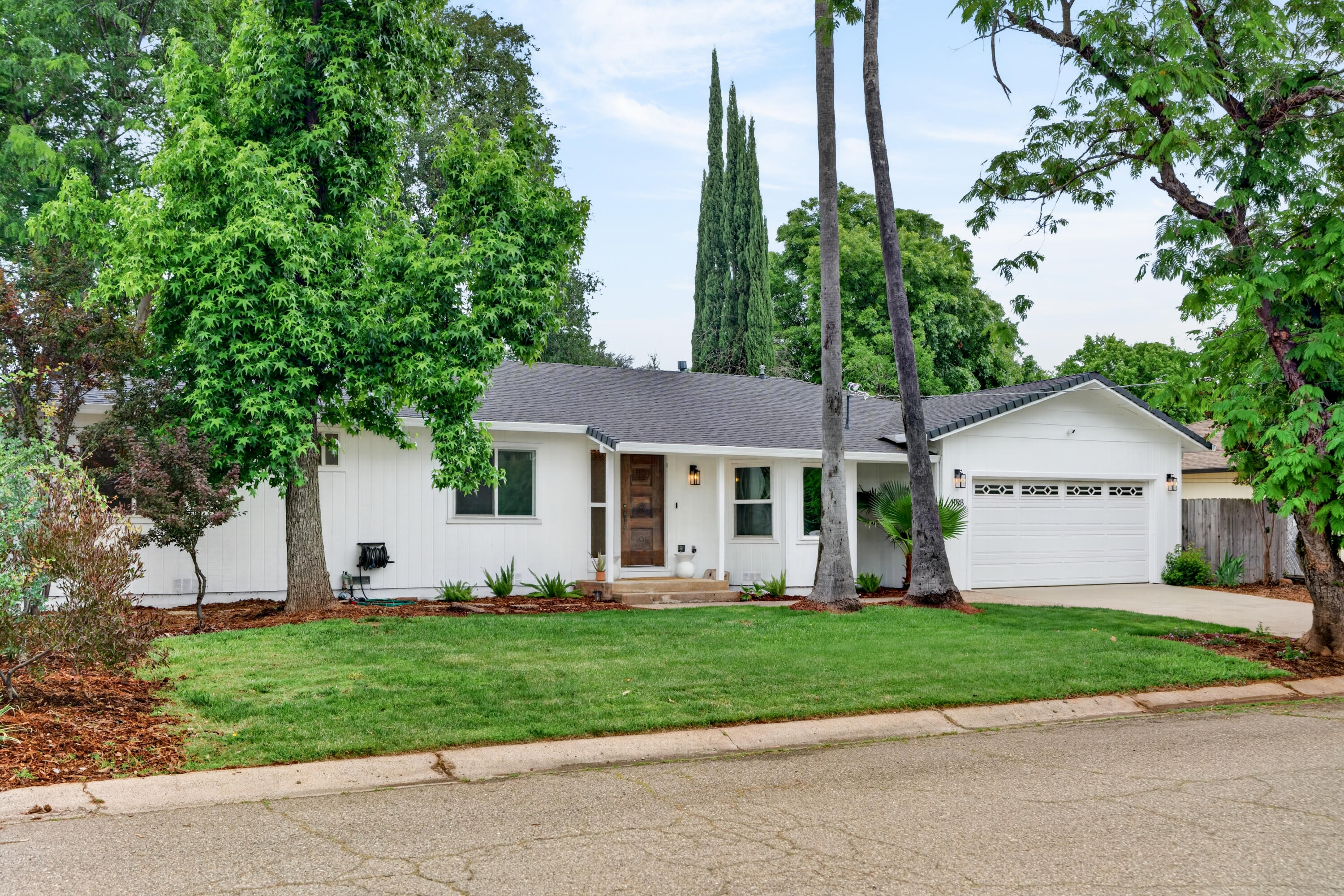 1198 Denton Way Redding, CA 96002 - Photo 5 of 43 Denton-00780