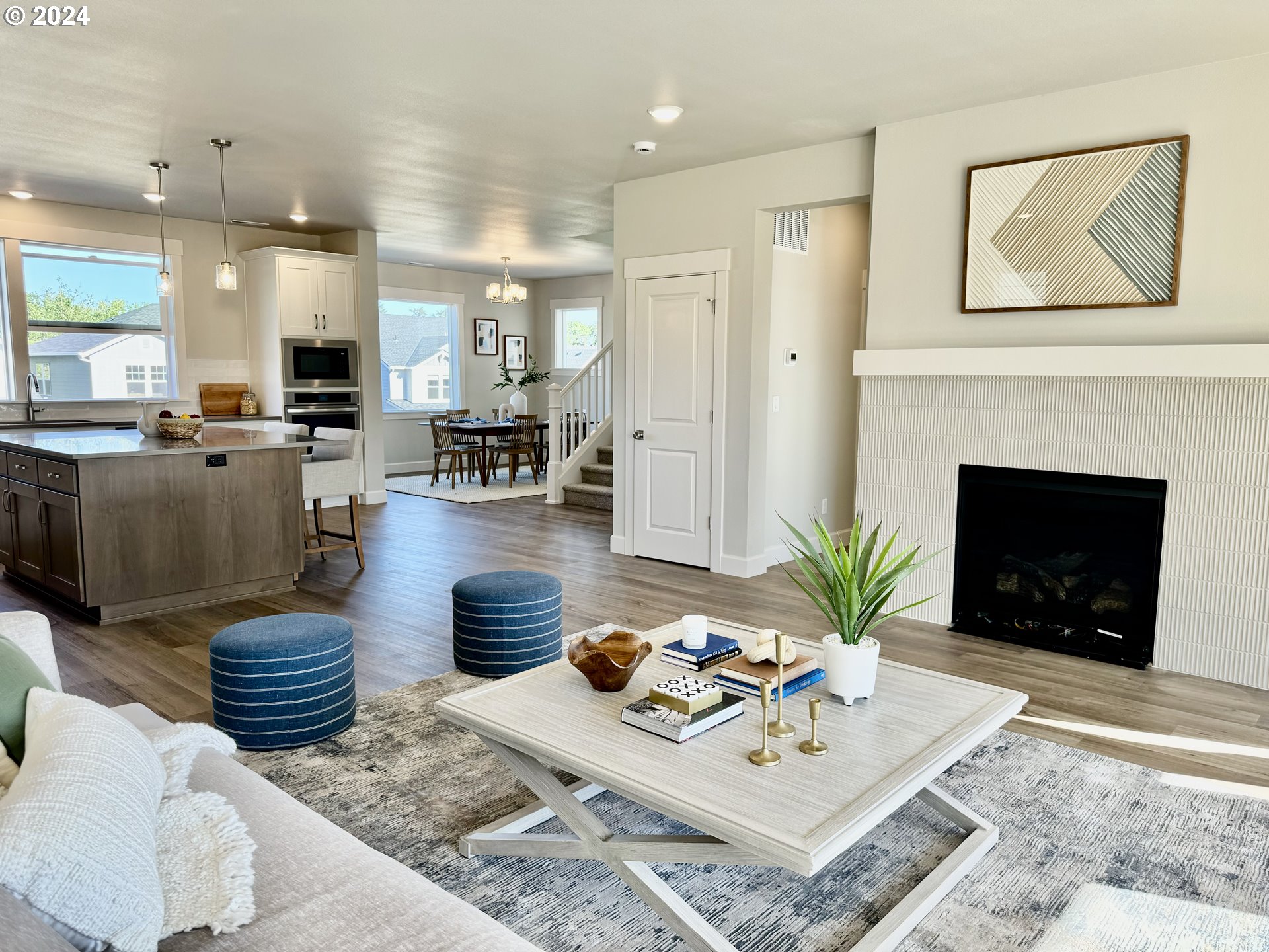 12243 Southwest Strobel Road Beaverton, OR 97007 - Photo 3 of 8 Gallery Image 3