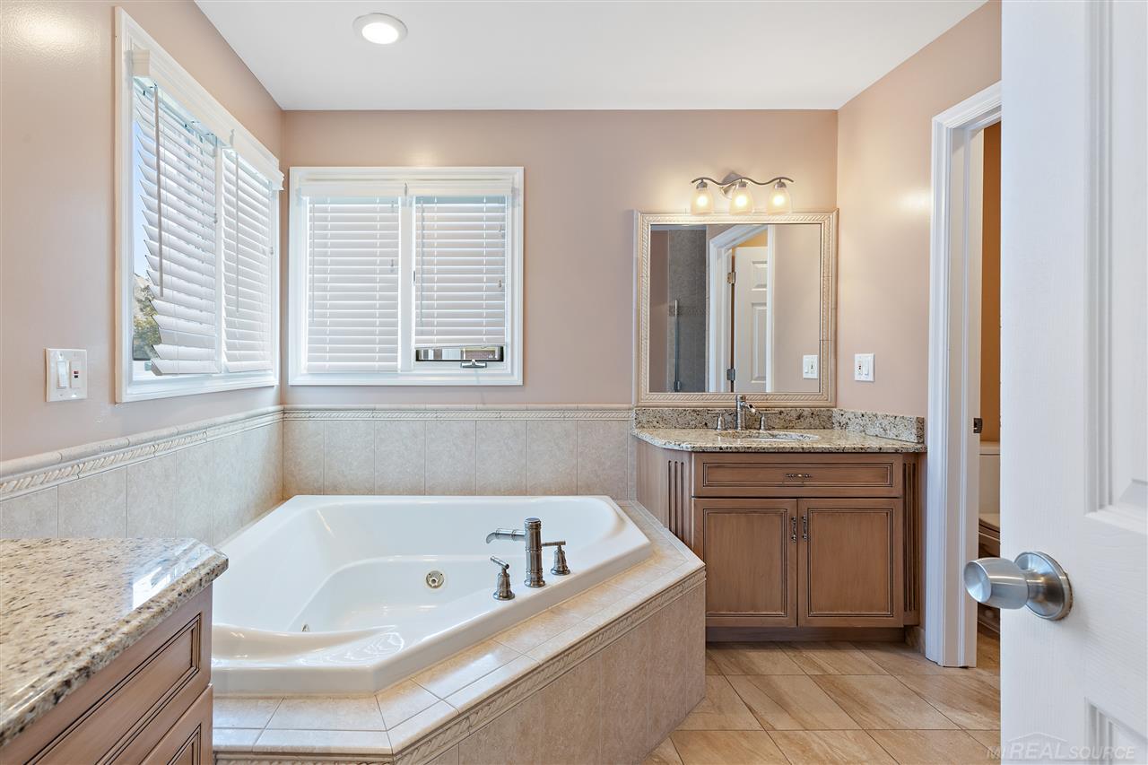 1158 Rochelle Park Drive Rochester Hills, MI 48309 - Photo 42 of 59