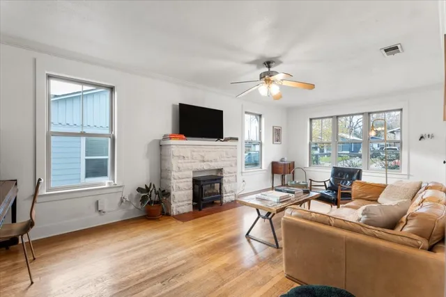 $3,000 | 3007 East 18th Street, Austin, TX 78702