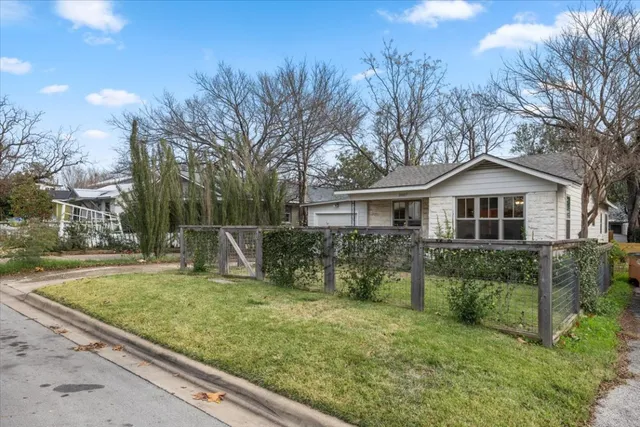 $3,000 | 3007 East 18th Street, Austin, TX 78702