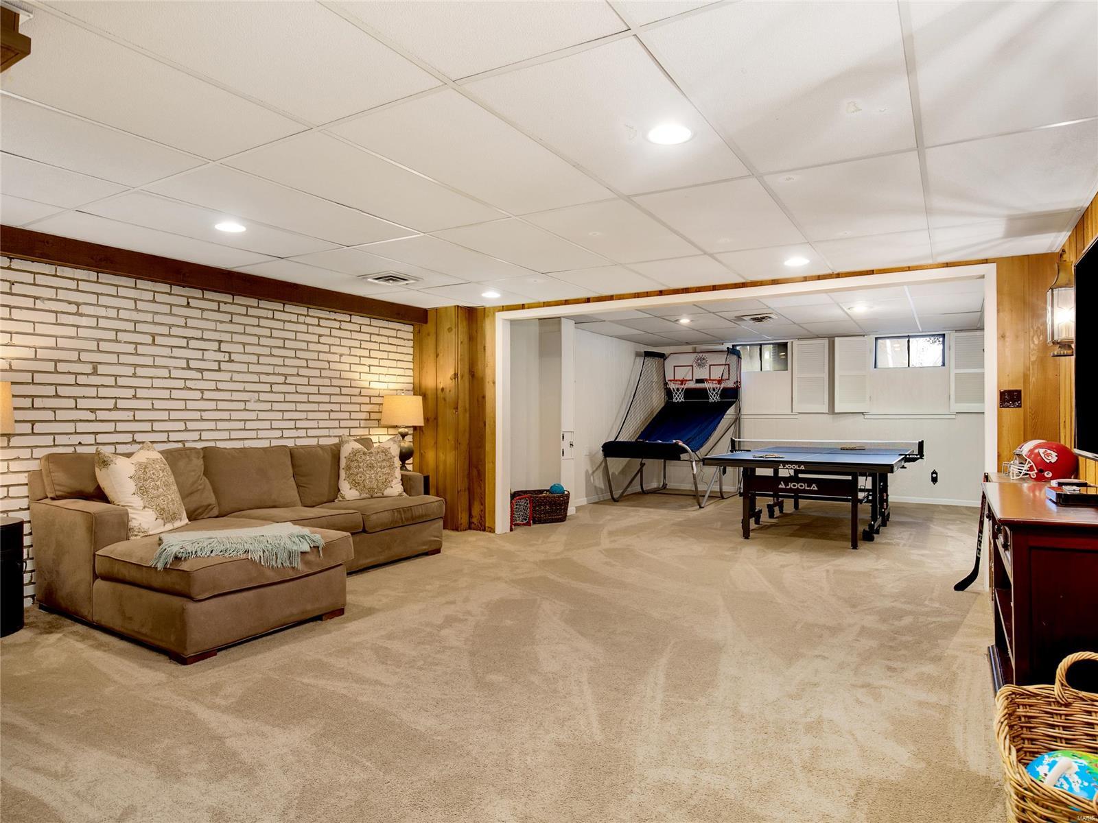 1606 Copper Hill Road Ladue, MO 63124 - Photo 28 of 38
